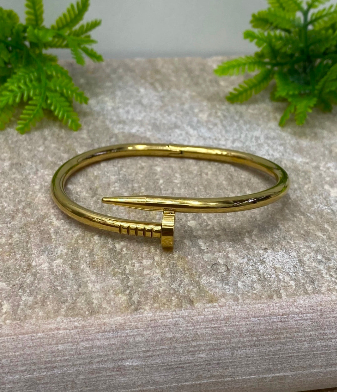 Bracelete Prego Dourado - Aço