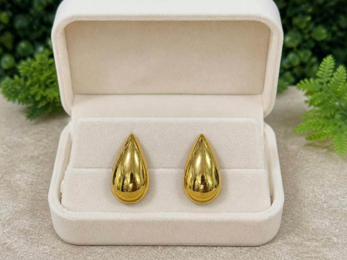 Brinco Gota Dourado - Aço