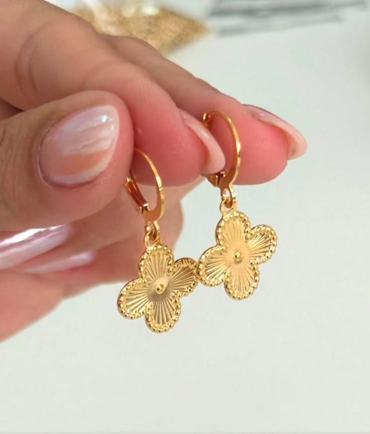 Conjunto Trevo Dourado - Folheado