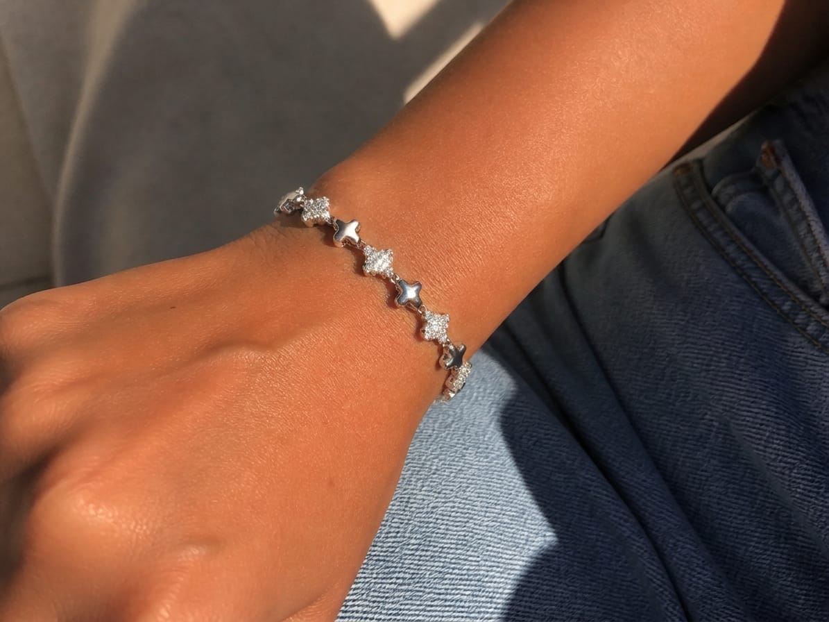 Pulseira Trevo Cravejado - Biju